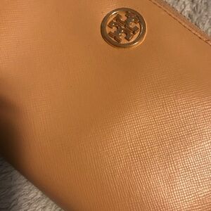 Tory Burch Zip Around Long Wallet